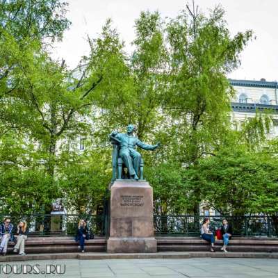 Памятник Петру Чайковскому