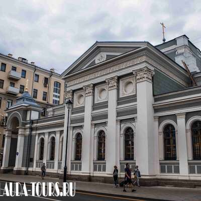 Храм Троицы Живоначальной на Грязех у Покровских ворот