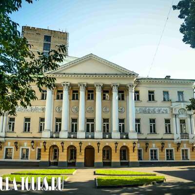 Бывшая городская усадьба Демидовых XVIII—XIX веков