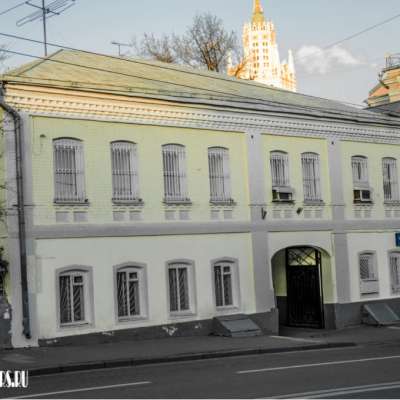 Двухэтажное кирпичное здание (Верхняя Радищевская 6-1)