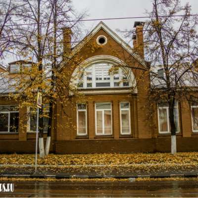 Старинный заводской корпус, принадлежавший Жолобову Василию Ивановичу
