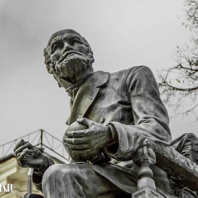 Памятник Пирогову