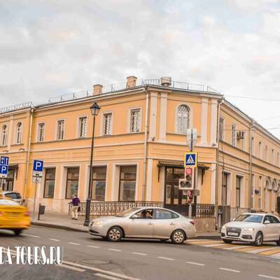 Жилой дом с лавками, начало XIX века