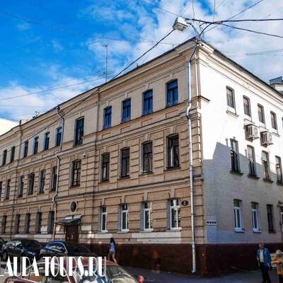 Здание, где разместились гостиница и почтовая станция ямщика Ечкина
