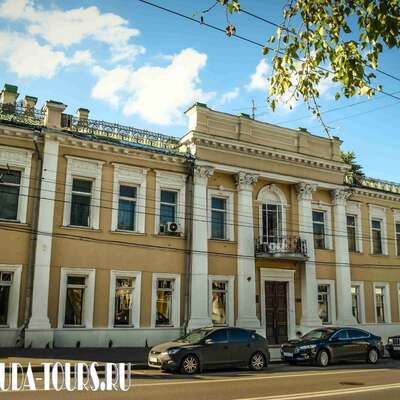 Главный дом городской усадьбы А. Т. Ржевского – Лихачевых – М. Филиппа