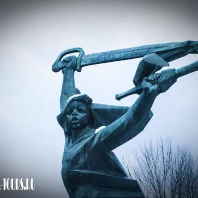Памятник Мальчишу Кибальчишу