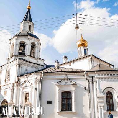 Храм Успения Богородицы в Печатниках и дома причта