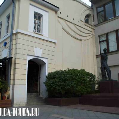 Бывшие ресторан и гостиница И. Шевалье