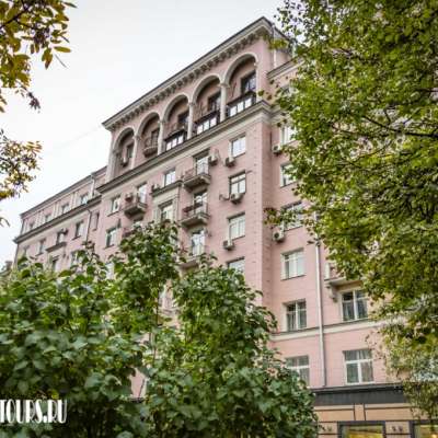 Жилые дома Моссовета, архитектор А.Г. Мордвинов (24, 26, 28)